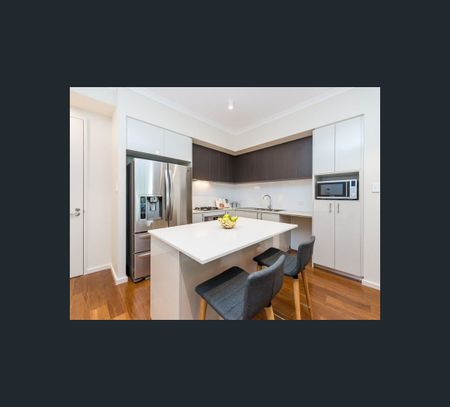 2/164 Riseley Street, Booragoon, WA 6154 - Photo 2