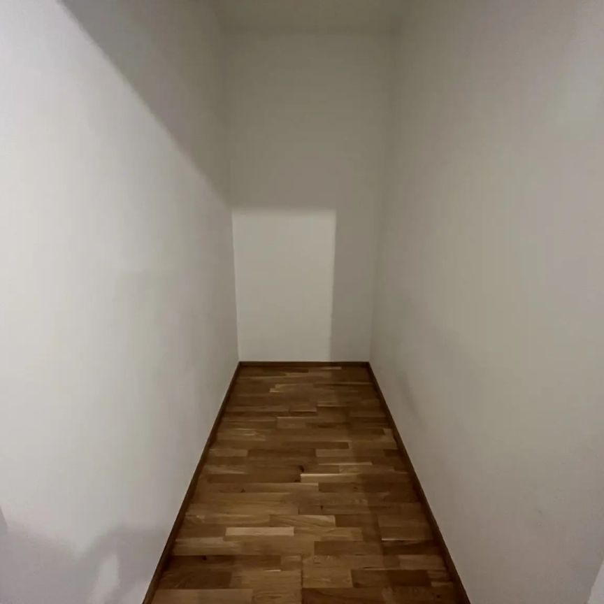 2 Zimmer Wohnung mit Balkon und Loggia - Photo 1