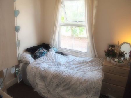 Room available - Photo 2