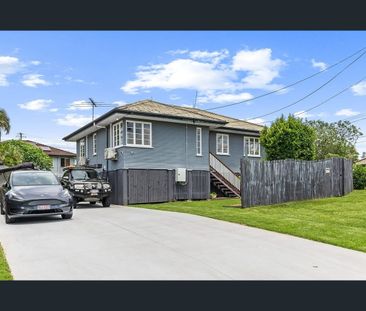 Contemporary Comfort and Easy Living - Photo 4