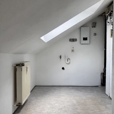 Haan Zentrum - Fußgängerzone! Großzügige Dachgeschosswohnung mit 2,5 Zimmern! - Photo 1