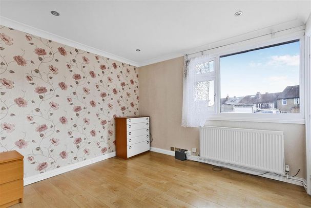 4 bedroom detached house to rent - Photo 1