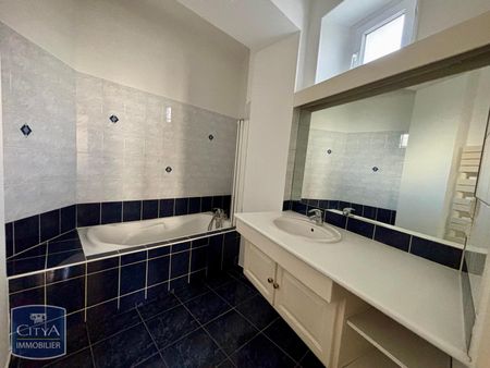 Location Appartement 3 pièces 65m² CHATEAUROUX 36000 - Photo 4