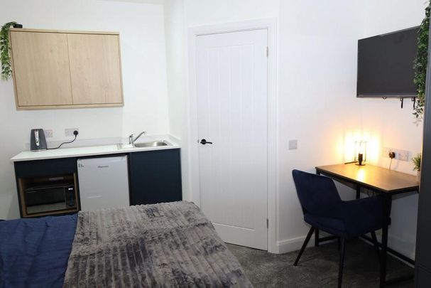 1 bedroom in a house share to rent - Photo 1