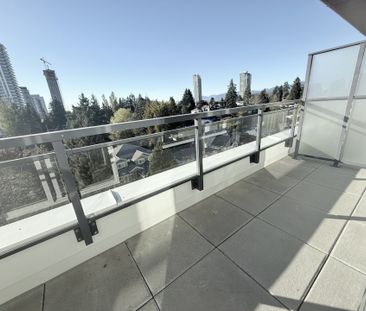 Bright and Brand New One Bedroom in Surrey Central - Photo 2