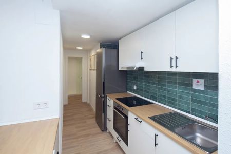 Carrer de Linares, Valencia, Valencian Community 46018 - Photo 4