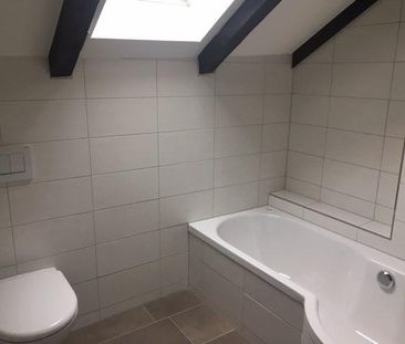 Charmante Dachwohnung zwischen Waffenplatz und Wollishofen - Photo 2