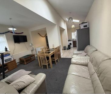 5 bedroom house to rent - Photo 1