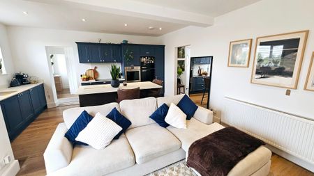 Rotunda Road, Eastbourne | Three-Bedroom Detached House - Photo 2