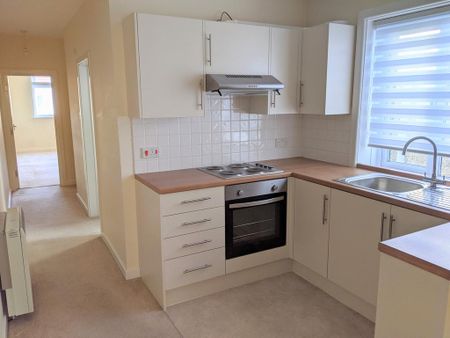 2 bedroom flat to rent - Photo 4