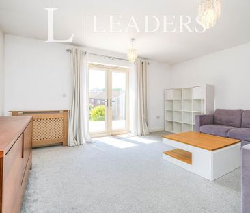 4 bedroom semi-detached house to rent - Photo 2