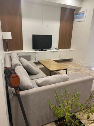 For Lease - 94 Marilake Drive Unit# Lower, Toronto, Ontario - Photo 1