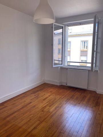 Location Appartement 2 pièces 46m² - Photo 3