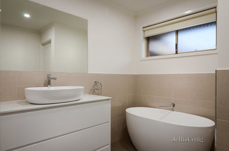 20 St Boswells Avenue, Berwick - Photo 5