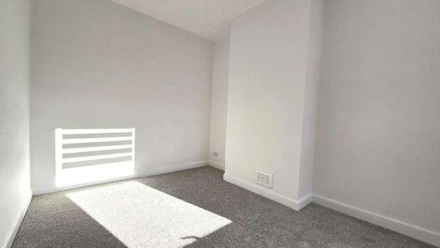 St. Leonards Road, Northampton, NN4 - Photo 1