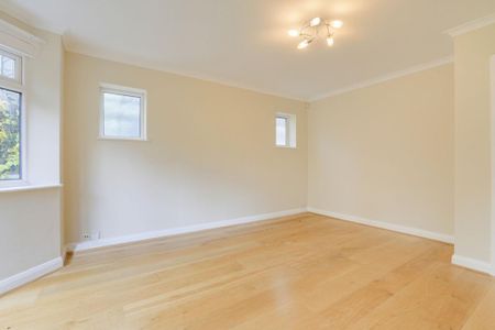 4 bedroom detached house to rent - Photo 2