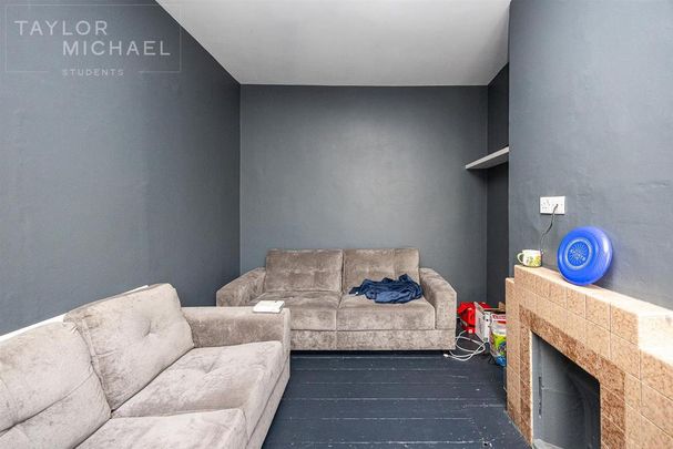 4 bedroom terraced house to rent - Photo 1