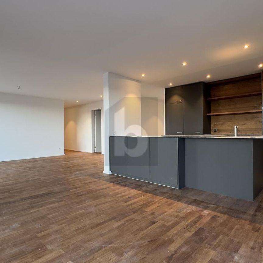 EXCLUSIVE, QUIET AND LIGHT-FLOODED HOME - Photo 1