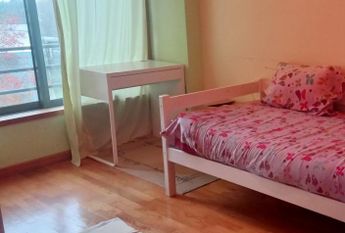 Quarto junto ao shopping Mira Maia