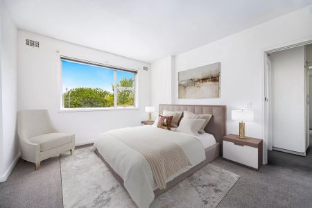 BRIGHT, MODERN SUITE IN THE HEART OF DARLING POINT - Photo 5