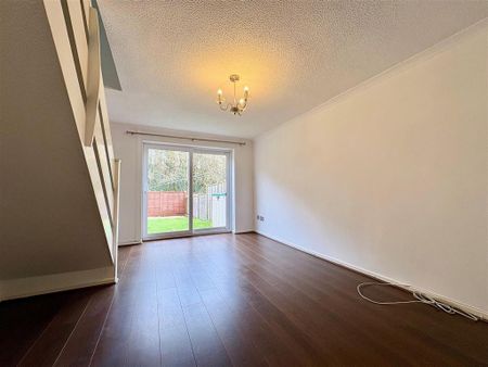 2 bedroom end of terrace house to rent - Photo 2