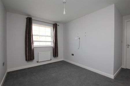 4 bedroom House To Let - Photo 5