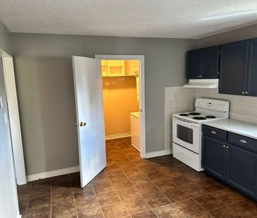 For Lease - 613 Perry Street Unit# Main, Whitby, Ontario - Photo 1