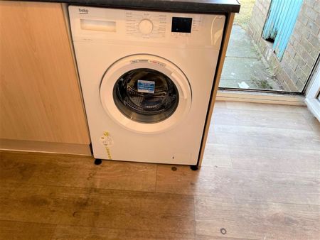 3 Bed Terraced House, All Saints Road, B18 - Photo 3