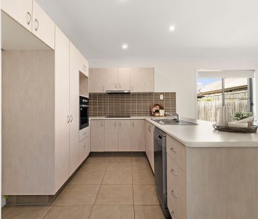 44 Wyndham Circuit, Holmview. - Photo 3