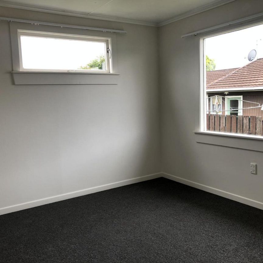 Tidy family home - Photo 1