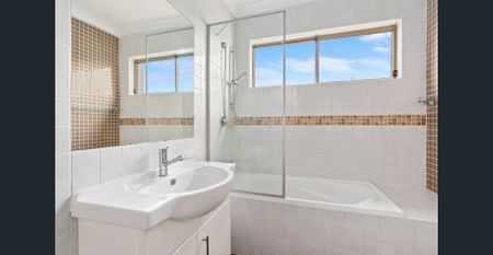 Central and spacious 3 bedroom apartment - Photo 4