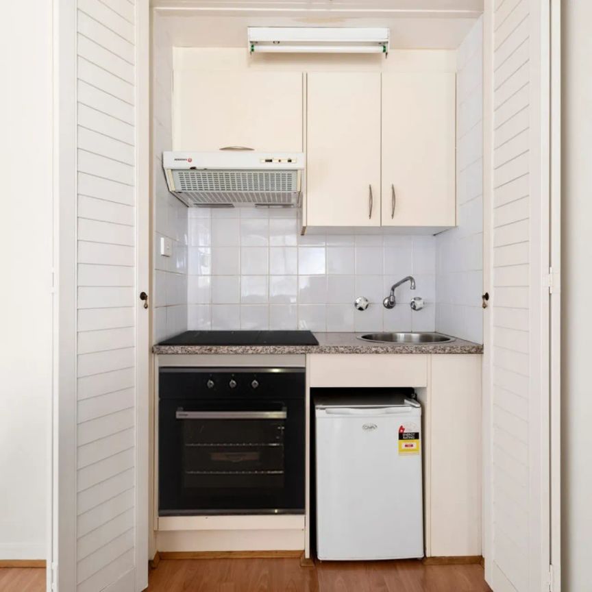 Perfectly positioned apartment - - Photo 1