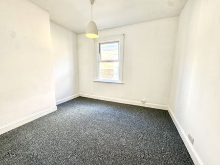 Chatham Road, Kingston Upon Thames, KT1 3AA - Photo 2