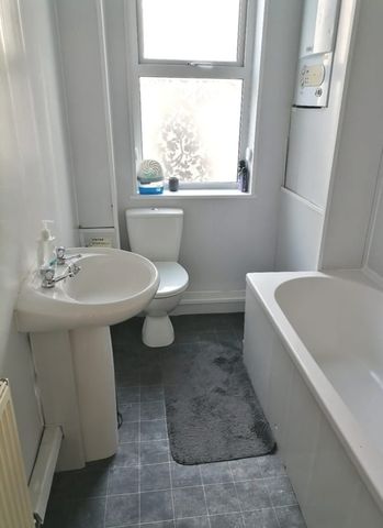 Room in a Shared House, Egerton Street, CH45 - Photo 5