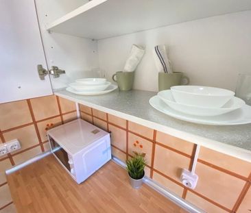 Calle del Hornero, Madrid, Community of Madrid 28019 - Photo 4