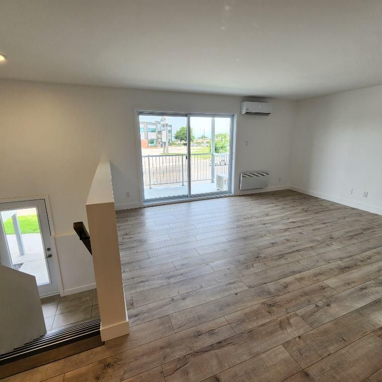 APPARTEMENT**4 ½**style MAISON DE VILLE au CŒUR de STE-FOY - Photo 1