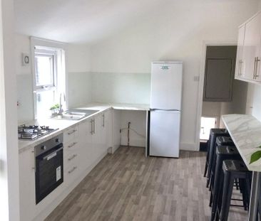 6 bedroom semi-detached house to rent - Photo 1
