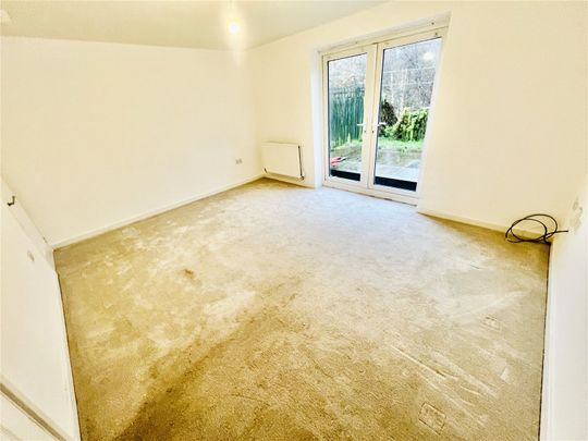 3 bedroom house to rent Beck Bridge Lane, Allerton, Bradford, West Yorkshire, BD15 - Photo 1