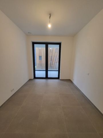 Appartement met 2 slpks, 2 terrassen en 2 parkings - Photo 4