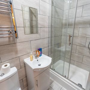 Studio Flat, Pershore Road, B29 - Photo 3