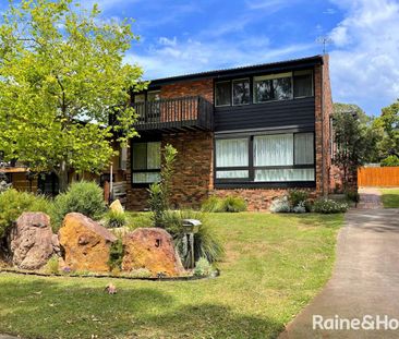 Spacious Family Home in a Sought-After North Nowra Location - Photo 5