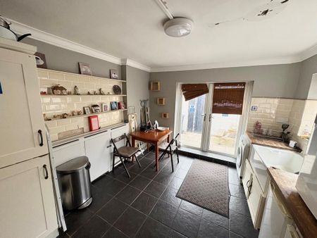 5 bedroom terraced house to rent - Photo 5