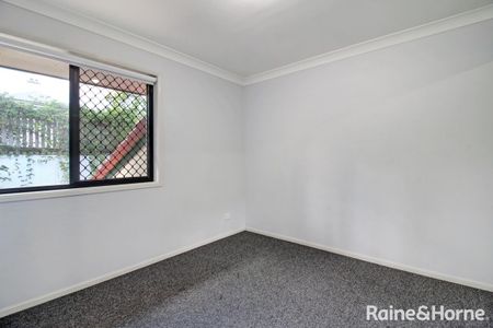 Ultra-Convenient Three Bedroom Townhouse - Close to UQ! - Photo 4