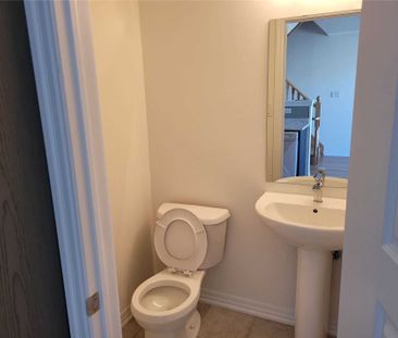 For Lease - 117 Bravo Lane, Newmarket, Ontario - Photo 6