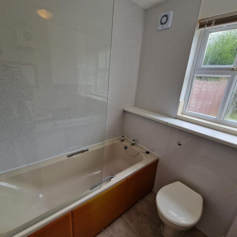 1 bedroom ground floor flat to rent - Photo 1