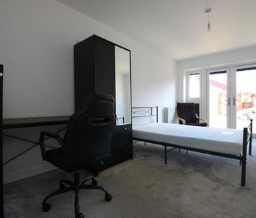 4 bedroom detached house to rent - Photo 1