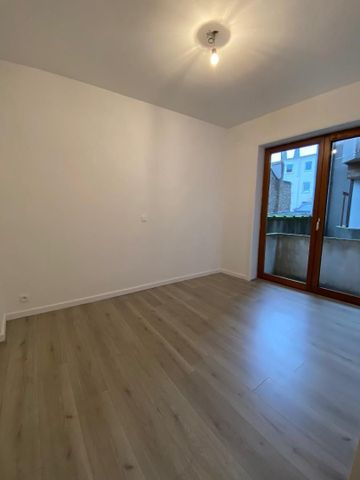 Vernieuwd appartement met 2 slaapkamers - centrum Oostende - Photo 2