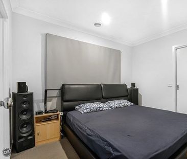 Style & Elegance - Photo 2