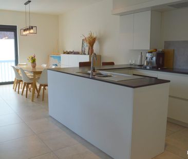 Ruim appartement in Wevelgem met vlotte bereikbaarheid - Photo 6