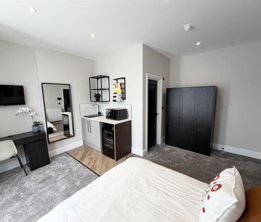Whetstone Lane, Birkenhead - Photo 3